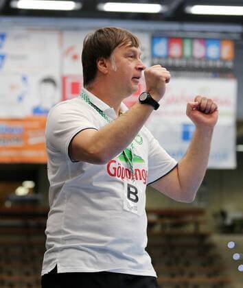 BAU 21.02.2018 Göppingen Handball Frauen Frisch Auf! Göppingen vs. SG BBM Bietigheim, Trainer Aleksandar Knezevic (Göppingen) jubelt und ballt die Fäuste