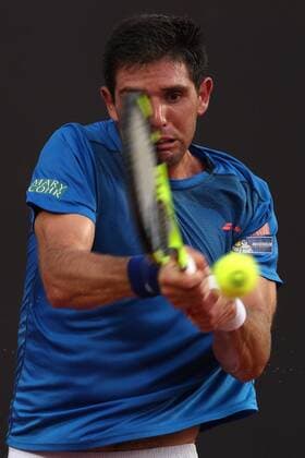 Argentinian tennis player Federico Delbonis returns the ball to compatriot Diego Schwartzman during the Rio de Janeiro Tennis Open 2018 in Rio de Janeiro, Brazil, 21 February 2018. Rio de Janeiro Tennis Open 2018 !ACHTUNG: NUR REDAKTIONELLE NUTZUNG!  Copyright: xMarceloxSayaox RIO003 20180221-636548483570709087