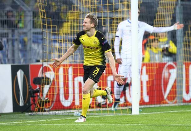 Donnerstag 15.02.2018, Saison 2017 2018, Euro League Sechzehntelfinale Hinspiel im Dortmunder Signal Iduna Park, BVB 09 Borussia Dortmund - Atalanta Bergamo, Dortmunder Torjubel zum 1:0: Torschütze Andre Schürrle (BVB)