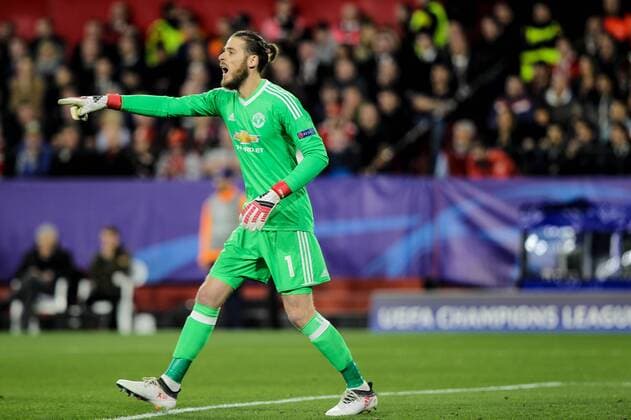 21st February 2018, Ramon Sanchez Pizjuan, Seville, Spain; UEFA Champions League football, round of 16, 1st leg, Sevilla versus Manchester United ManU Spanish goalkeeper for Manchester United David De Gea gives instructions  ActionPlus11991192