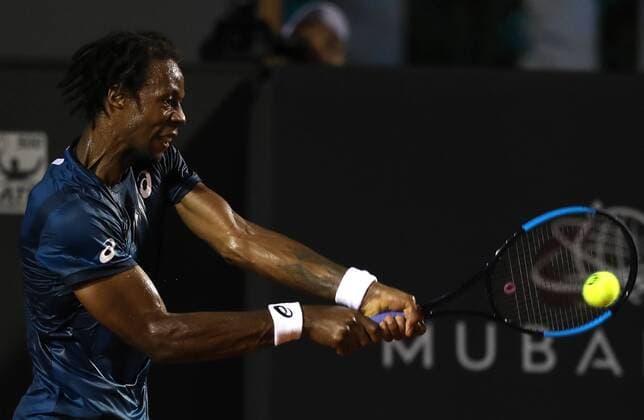 French tennis player Gael Monfilis returns the ball to Croatian Marin Cilic during the Rio de Janeiro Tennis Open 2018 in Rio de Janeiro, Brazil, 21 February 2018. Rio de Janeiro Tennis Open 2018 !ACHTUNG: NUR REDAKTIONELLE NUTZUNG!  Copyright: xMarceloxSayaox RIO007 20180222-636548568730599806