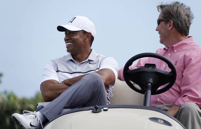 Bilder des Tages - SPORT February 21, 2018 - Palm Beach Gardens, FL, USA - Tiger Woods rides in a cart on the 14th on Wednesday, Feb. 21, 2018 during the Pro-Am round of the Honda Classic at the PGA Golf Herren National in Palm Beach Gardens, Fla. Dave Hyde: Tiger Woods chases a second act, the most difficult shot in sports - ZUMAm67_ 81985774st Copyright: xJoexCavarettax