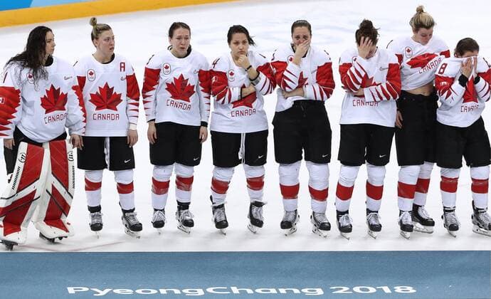 GANGNEUNG, SOUTH KOREA - FEBRUARY 22, 2018: Canadian players win silver medals as they lose the women s final Ice hockey Eishockey match against the United States as part of the 2018 Winter Olympic Games Olympische Spiele Olympia OS at the Gangneung Hockey Centre with a 2-3 score. Valery Sharifulin TASS  TS0752C8