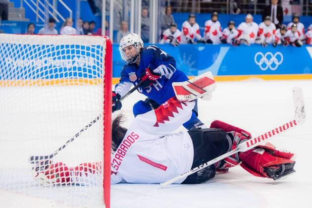 PyeongChang 2018, Eishockey, USA - Kanada, Finale Damen 180222 Jocelyn Lamoureux-Davidson of USA scores a shootout goal on Shannon Szabados of Canada in the Women s Ice hockey Eishockey final between USA and Canada during day thirteen of the 2018 Winter Olympics on February 22, 2018 in Pyeongchang. Photo: Petter Arvidson BILDBYRN kod PA 91993 Copyright: PETTERxARVIDSON BB180222PA094
