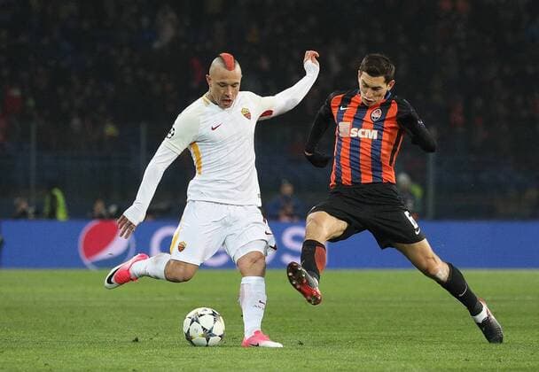 Midfielder Taras Stepanenko (R) of FC Shakhtar Donetsk and midfielder Radja Nainggolan of A.S. Roma are seen in action during the UEFA Champions League Round of 16 1st leg match at the Metalist Stadium in Kharkiv, northeastern Ukraine, February 21, 2018. Ukrinform. KHARKIV. FC Shakhtar Donetsk has claimed a 2-1 win over A.S. Roma in the UEFA Champions League Round of 16 1st leg game at the Metalist Stadium. However, it was Roma s midfielder Cengiz Under who kicked the opener in the 41st minute. Seven minutes into the second period Shakhtar s forward Facundo Ferreyra levelled the score, while his team mate, midfielder Fred sealed the hosts lead with a free-kick in the 71st minute. Next time, FC Shakhtar Donetsk will face A.S. Roma at Stadio Olimpico for the second leg match on March 13. Shakhtar defeats Roma 2-1 in Kharkiv  Copyright: xDanilxShamkinx