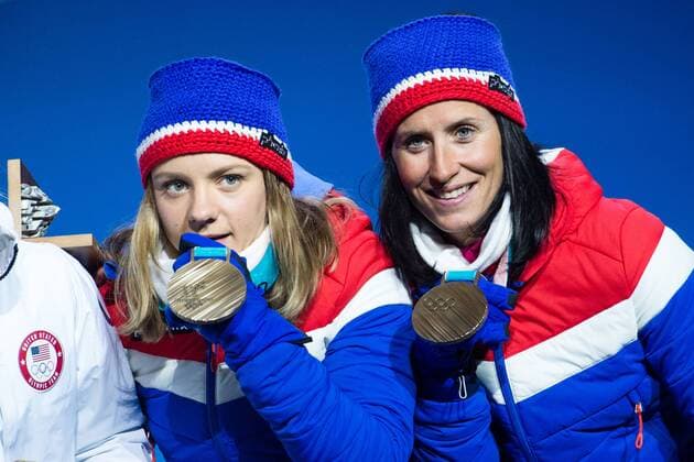 180222 Maiken Caspersen Falla and Marit Bjorgen of Norway, Bronze, celebrates with the medals at the Medal Ceremony during day thirteen of the 2018 Winter Olympics on February 22, 2018 in Pyeongchang. Photo: Carl Sandin BILDBYRAN kod CS 57999_316 Copyright: CARLxSANDIN BB180222CS033