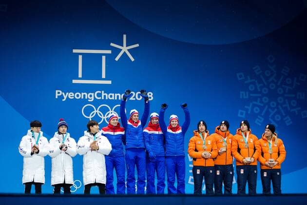 PyeongChang 2018 - Eisschnelllauf, Teamverfolgung Herren, Siegerehrung 180222 Team South Korea, Silver, Team Norway, Gold and Team Netherlands, Bronze celebrates with the medal after the Medal Ceremony during day thirteen of the 2018 Winter Olympics on February 22, 2018 in Pyeongchang. Photo: Carl Sandin BILDBYRAN kod CS 57999_316 Copyright: CARLxSANDIN BB180222CS042