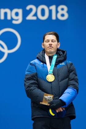 180222 Andre Myhrer of Sweden celebrates at the Medal Ceremony during day thirteen of the 2018 Winter Olympics on February 22, 2018 in Pyeongchang. Photo: Carl Sandin BILDBYRAN kod CS 57999_316 Copyright: CARLxSANDIN BB180222CS047