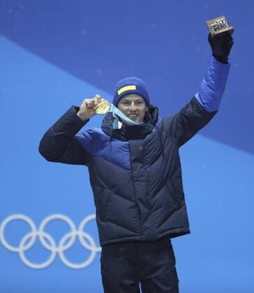 (180222) -- PYEONGCHANG, Feb. 22, 2018 -- Gold medalist Andre Myhrer of Sweden poses for photos during medal ceremony of men s slalom of alpine skiing at the 2018 PyeongChang Winter Olympic Games Olympische Spiele Olympia OS at Medal Plaza, PyeongChang, South Korea, Feb. 22, 2018. ) (SP)OLY-SOUTH KOREA-PYEONGCHANG-ALPINE SKIING-MEN S SLALOM-MEDAL CEREMONY BaixXuefei 