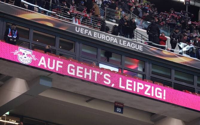 RB Leipzig - SSC Neapel Fussball Euro League Leipzig, 22.02.2018, Red Bull Arena, Fussball, UEFA EURO EM Europameisterschaft Fussball League, 16el Finale, Rückspiel , SSC Neapel vs. RB Leipzig. , Im Bild; Auf geht«s Leipzig. ,