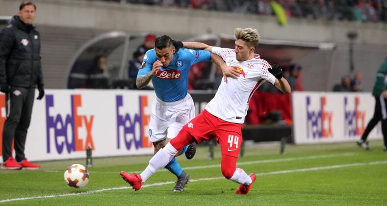 RB Leipzig - SSC Neapel Fussball Euro League Leipzig, 22.02.2018, Red Bull Arena, Fussball, UEFA EURO EM Europameisterschaft Fussball League, 16el Finale, Rückspiel , SSC Neapel vs. RB Leipzig. , Im Bild von links; Allan (5, Neapel) und Kevin Kampl (44, RB Leipzig). ,
