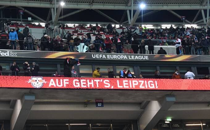 Fussball, Herren, Saison 2017 2018, Europa League (Zwischenrunde, Rückspiel), RB Leipzig - SSC Neapel, Haupttribüne, Auf geht s Leipzig!, 22.02. 2017, Copyright: xMatthiasxKochx
