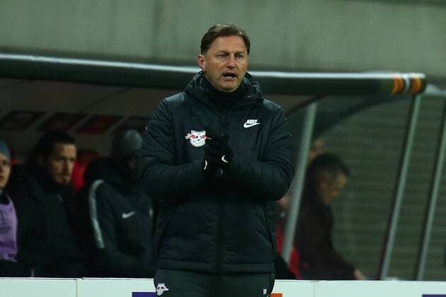 22.02.2018, xkvx, Fussball Europa League, RB Leipzig - SSC Neapel, emspor, v.l. Trainer Ralph Hasenhuettl (RBL - RB Leipzig) gibt Anweisung, gestikuliert, mit den Armen gestikulieren, gives instructions, gesticulate Leipzig