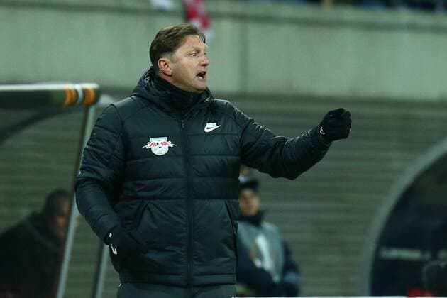 22.02.2018, xkvx, Fussball Europa League, RB Leipzig - SSC Neapel, emspor, v.l. Trainer Ralph Hasenhuettl (RBL - RB Leipzig) gibt Anweisung, gestikuliert, mit den Armen gestikulieren, gives instructions, gesticulate Leipzig