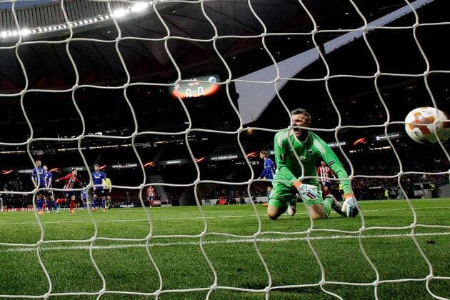 Copenhagen s Danish goalkeeper Stephan Andersen reacts after Kevin Gameiro s goal during the UEFA Europa League match between Atletico de Madrid and Copenhagen at the Wanda Metropolitano stadium in Madrid, Spain, 22 February 2018. Atletico de Madrid vs. Copenhagen !ACHTUNG: NUR REDAKTIONELLE NUTZUNG!  Copyright: xJuanJoxMartinx MAD014 20180222-636549285382504932