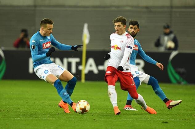 Fussball, Herren, Saison 2017 2018, Europa League (Zwischenrunde, Rückspiel), RB Leipzig - SSC Neapel, v. l. Piotr Zielinski ( 20, SSC Neapel), Marcel Sabitzer (RB Leipzig), Lorenzo Insigne ( 24, SSC Neapel), 22.02. 2017, Copyright: xMatthiasxKochx