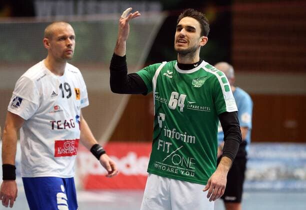 v.li.: Nicolai Hansen (ThSV Eisenach), Benjamin Herth (DJK Rimpar Wölfe) enttäuscht schauend, Enttäuschung, disappointed, DKB 2. Handball-Bundesliga, DJK Rimpar Wölfe - ThSV Eisenach,