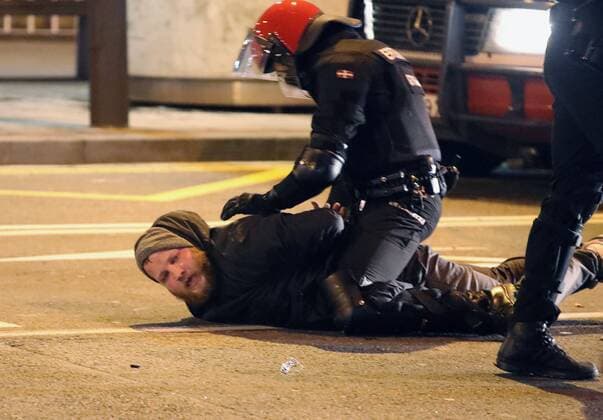 Officers of the regional police force Ertzaintza arrest a hooligan after riots before the UEFA Europa League round of 32 match between Athletic Bilbao and Spartak Moscow, at the San Mames stadium in Bilbao, Basque Country, Spain, 22 February 2018. Athletic Bilbao vs. Spartak Moscow !ACHTUNG: NUR REDAKTIONELLE NUTZUNG!  Copyright: xLuisxTejidox BIL001 20180222-636549302682939693