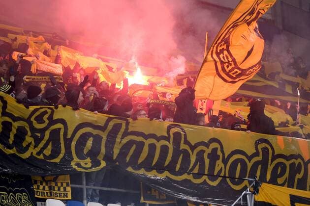 Fußball, EL, Atalanta Bergamo - Borussia Dortmund BVB Fans beim Abbrennen von Bengalische Feuer, Atalanta Bergamo vs. Borussia Dortmund, Europa League, Fussball, 22.02.2018, Reggio Emilia Copyright: xLanger Eibner-Pressefotox EP_HLR