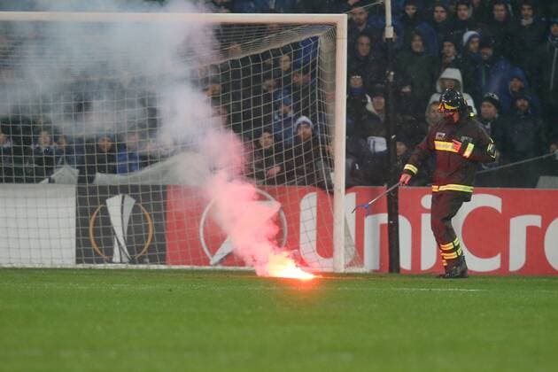 Bengalisches Feuer auf dem Platz, Atalanta Bergamo vs. Borussia Dortmund, Europa League, Fussball, 22.02.2018, Reggio Emilia Copyright: xLanger Eibner-Pressefotox EP_HLR
