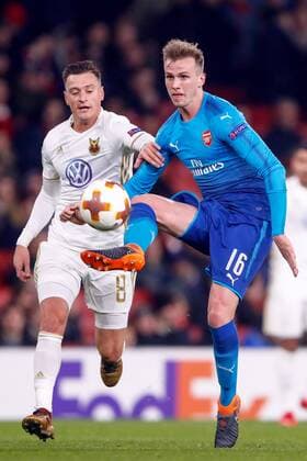 180222 Östersunds Jamie Hopcutt och Arsenals Rob Holding under fotbollsmatchen i Europa League mellan Arsenal och Östersund den 22 februari 2018 i London. Copyright: ANDREASxLxERIKSSON BB180222AE033