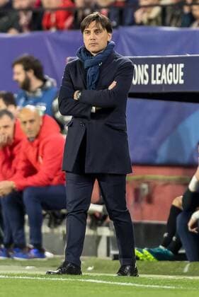 Spain, Sevilla 21.02.2018, UEFA Champions League - 2017 18 Season, Round of 16, First leg, Sevilla FC - Manchester United ManU FC, Trainer Vincenzo Montella (FCS) schaut ( DeFodi507