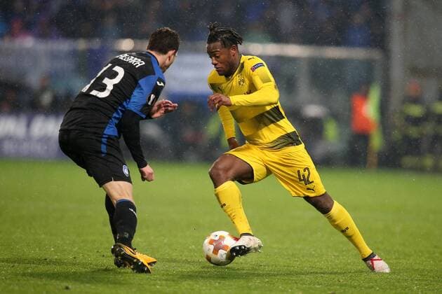 Mattia Caldara ( Atalanta Bergamo 13 ) Michy Batshuayi ( Borussia Dortmund 42 ), Atalanta Bergamo vs. Borussia Dortmund, Europa League, Fussball, 22.02.2018, Reggio Emilia Copyright: xLanger Eibner-Pressefotox EP_HLR