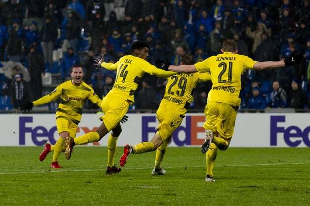 Reggio Emilia, Italy 22.02.2018, UEFA Europa League - 2017 18 Season, Sechzehntelfinale, Atalanta Bergamo - Borussia Dortmund, Tor zum 1:1, Torschuetze Marcel Schmelzer (BVB) wird bejubelt ( DeFodi053