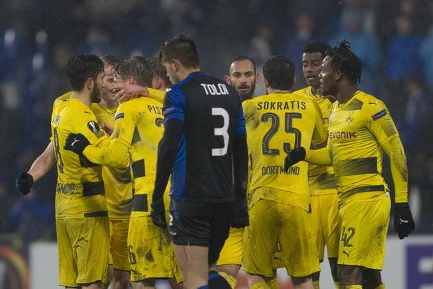 Reggio Emilia, Italy 22.02.2018, UEFA Europa League - 2017 18 Season, Sechzehntelfinale, Atalanta Bergamo - Borussia Dortmund, Tor zum 1:1, Torschuetze Marcel Schmelzer (BVB) wird bjubelt ( DeFodi053