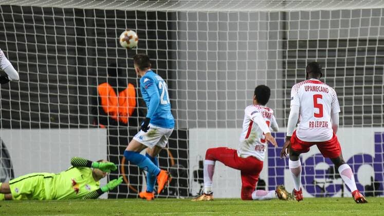 Torschütze Piotr Zielinski (SSC Neapel) trifft zum 0-1 - Zwischenrunde Europa League Saison 2017-2018 RasenBallsport Leipzig vs. SSC Neapel in der RB Arena in Leipzig - Aktion,Deutschland, Fußball, Mann, Maenner,22.02.2018