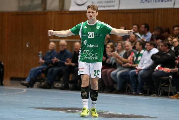 v.li.: Lukas Siegler (DJK Rimpar Wölfe) jubelt, DKB 2. Handball-Bundesliga, DJK Rimpar Wölfe - ThSV Eisenach,