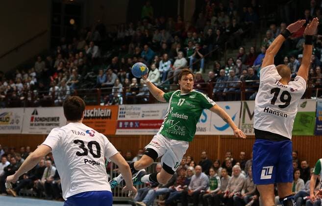 v.li.: Marcel Popa (ThSV Eisenach), Patrick Schmidt (DJK Rimpar Wölfe), Nicolai Hansen (ThSV Eisenach), DKB 2. Handball-Bundesliga, DJK Rimpar Wölfe - ThSV Eisenach,