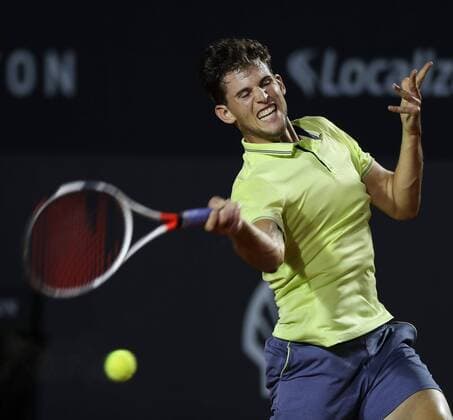Austrian tennis player Dominic Thiem returns the ball to Spanish Pablo Andujar during their Rio de Janeiro Tennis Open Match 2018 in Rio de Janeiro, Brazil, 22 February 2018. Andujar withdrew from the game, which meant Thiem s advance to quarter-finals. Rio de Janeiro Tennis Open 2018 !ACHTUNG: NUR REDAKTIONELLE NUTZUNG!  Copyright: xMarceloxSayaox RIO008 20180223-636549478827610282