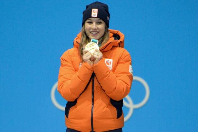 February 23, 2018 - Pyeongchang, South Korea - SUZANNE SCHULTING of the Netherlands celebrates getting the gold medal in the Ladies 1000m short track Speed skating Eisschnelllauf event in the PyeongChang Olympic Games Olympische Spiele Olympia OS Pyeongchang 18: Medal Winners - ZUMAl132 20180223_zap_l132_038 Copyright: xChristopherxLevyx