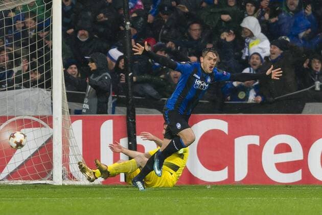 Reggio Emilia, Italy 22.02.2018, UEFA Europa League - 2017 18 Season, Sechzehntelfinale, Atalanta Bergamo - Borussia Dortmund, Tor zum 1:0, Torschuetze Rafael Toloi (Bergamo) jubelt ( DeFodi053
