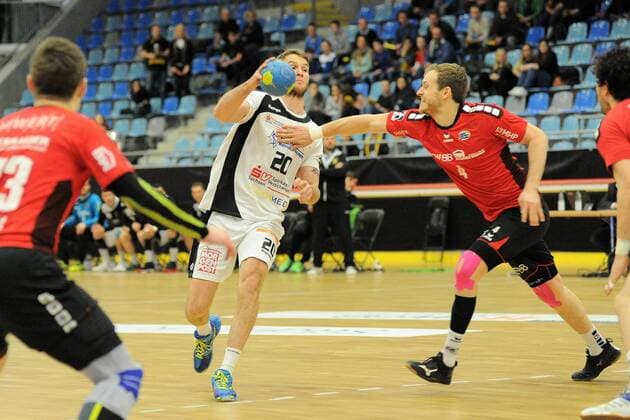Nils Kretschmer (HC Elbflorenz Dresden 20) gegen Patrick Rentschler (SG BBM Bietigheim 4) Handball,Maenner,2.Bundesliga,23.02.2018, Foto:TBaur Eibner Bietigheim Copyright: xEIBNER Tobias_Baurx EP_TBR