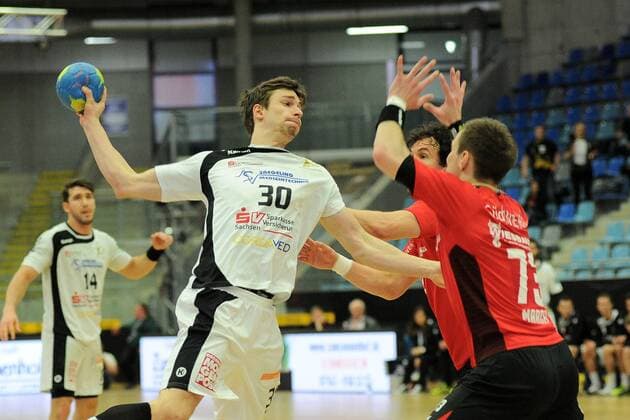 Adrian Kammlodt (HC Elbflorenz Dresden 30) gegen Martin Marcec (SG BBM Bietigheim 73) Handball,Maenner,2.Bundesliga,23.02.2018, Foto:TBaur Eibner Bietigheim Copyright: xEIBNER Tobias_Baurx EP_TBR