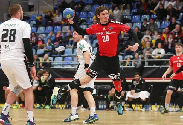 BAU 23.02.2018 Bietigheim Handball SG BBM Bietigheim vs. HC Elbflorenz Dresden, Felix König (BBM, Mitte)