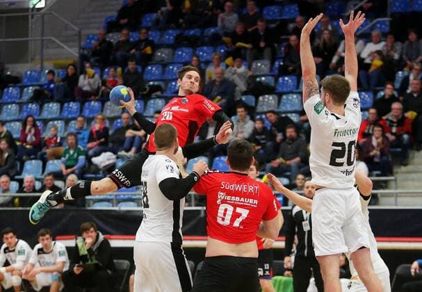 BAU 23.02.2018 Bietigheim Handball SG BBM Bietigheim vs. HC Elbflorenz Dresden, Felix König (BBM, links)