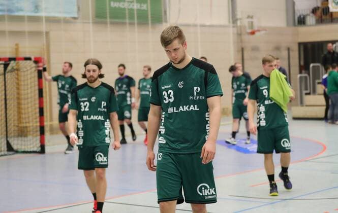 2.HBL HSG Konstanz - HG Saarlouis 24:22. Lange Gesichter der HGS Spieler nach der Niederlage. beim Spiel HSG Konstanz - HG Saarlouis, Handball, 2 . Liga, 23.02.2018 Konstamz Copyright: xEIBNER PeterxPisax EP_EER