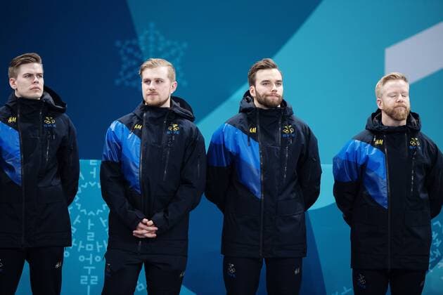 180224 Christoffer Sundgren, Rasmus Wrana, Oskar Eriksson and Niklas Edin of Sweden (silver) on the medal ceremony after the Men s Curling Final between Sweden and United States during day fifteen of the 2018 Winter Olympics on February 24, 2018 in Pyeongchang. Photo: Jon Olav Nesvold BILDBYRAN kod JE 160198 Copyright: JONxOLAVxNESVOLD BB180224JE098