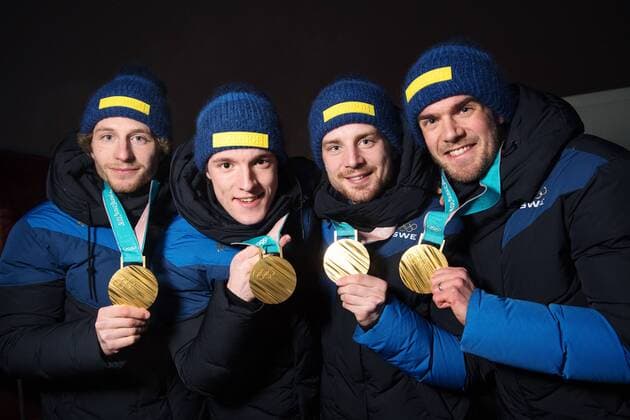 180224 Peppe Femling, Jesper Nelin, Sebastian Samuelsson and Fredrik Lindström of Sweden, Gold, celebrates with their medals while posing for a picture after the Medal Ceremony for the Men s Biathlon 4x7,5 km relay during day fifteen of the 2018 Winter Olympics on February 24, 2018 in Pyeongchang. Photo: Carl Sandin BILDBYRAN kod CS 57999_322 Copyright: CARLxSANDIN BB180224CS113