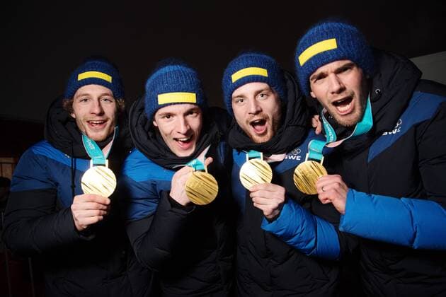 180224 Peppe Femling, Jesper Nelin, Sebastian Samuelsson and Fredrik Lindström of Sweden, Gold, celebrates with their medals while posing for a picture after the Medal Ceremony for the Men s Biathlon 4x7,5 km relay during day fifteen of the 2018 Winter Olympics on February 24, 2018 in Pyeongchang. Photo: Carl Sandin BILDBYRAN kod CS 57999_322 Copyright: CARLxSANDIN BB180224CS114
