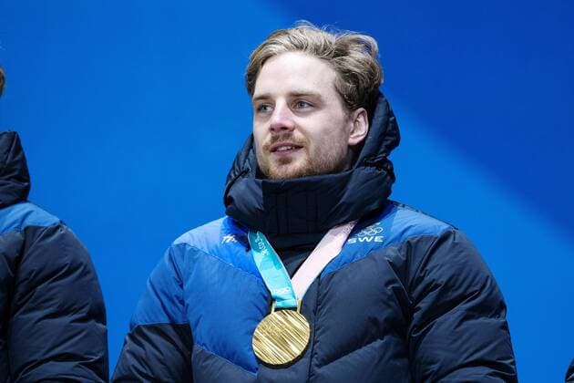 180224 Jesper Nelin of Sweden, gold, celebrates at the Medal Ceremony for the Men s Biathlon 4x7,5 km relay during day fifteen of the 2018 Winter Olympics on February 24, 2018 in Pyeongchang. Photo: Carl Sandin BILDBYRAN kod CS 57999_322 Copyright: CARLxSANDIN BB180224CS128