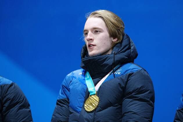 180224 Sebastian Samuelsson of Sweden, gold, celebrates at the Medal Ceremony for the Men s Biathlon 4x7,5 km relay during day fifteen of the 2018 Winter Olympics on February 24, 2018 in Pyeongchang. Photo: Carl Sandin BILDBYRAN kod CS 57999_322 Copyright: CARLxSANDIN BB180224CS129