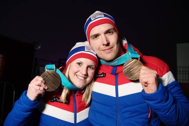 180224 Kristin Moen Skaslien and Magnus Nedregottenof Norway, awarded a bronze after a russian athlete was disqualified, celebrate and pose for a picture with their medals at the Medal Ceremony for the Mixed Double Curling Event during day fifteen of the 2018 Winter Olympics on February 24, 2018 in Pyeongchang. Photo: Carl Sandin BILDBYRAN kod CS 57999_322 Copyright: CARLxSANDIN BB180224CS150