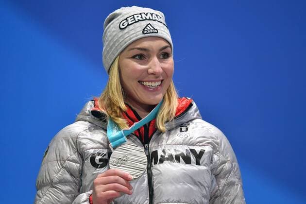 Selina JOERG (GER,Platz 2) mit Medaille, Silbermedaille, Snowboard Parallel Riesenslalom. Snowboard Ladies Parallel Giant Slalom, Parallel Riesenslalom der Frauen, Victory Ceremony,Siegerehrung ,PyeongChang Olympic Medals Plaza am 24.02.2018. Olympische Winterspiele 2018, vom 09.02. - 25.02.2018 in PyeongChang Suedkorea.