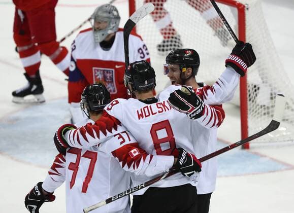 GANGNEUNG, SOUTH KOREA - FEBRUARY 24, 2018: Canada s Mat Robinson, Wojtek Wolski (L-R) celebrate winning the men s bronze medal Ice hockey Eishockey game between the Czech Republic and Canada at Gangneug Hockey Centre at the 2018 Winter Olympic Games Olympische Spiele Olympia OS Canada won the game 6-4. Valery Sharifulin TASS  TS07598C