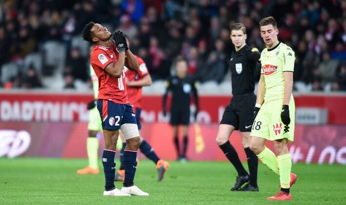 Fußball, OSC Lille - Angers SCO Deception de Thiago Mendes ( Lille ) FOOTBALL : Lille OSC vs SCO Angers - Ligue 1 - Lille - 24 02 2018 FedericoPestellini Panoramic 