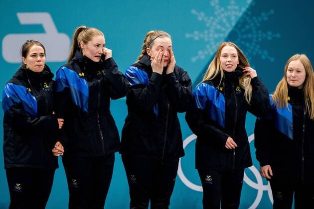 180225 Anna Hasselborg, Sara McManus, Agnes Knochenhauer and Sofia Mabergs of Sweden after winning the Women s Curling Final between South Korea and Sweden during day sixteen of the 2018 Winter Olympics on February 25, 2018 in Pyeongchang. Photo: Jon Olav Nesvold BILDBYRN kod JE 160200 Copyright: JONxOLAVxNESVOLD BB180225JE053